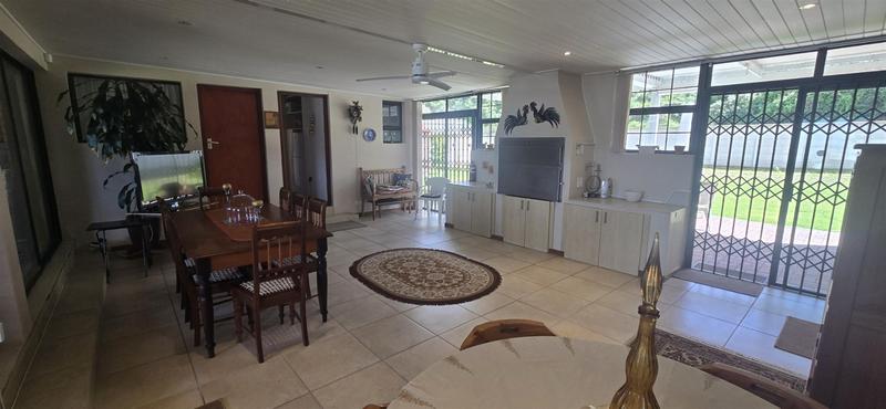 4 Bedroom Property for Sale in Outeniqua Strand Western Cape